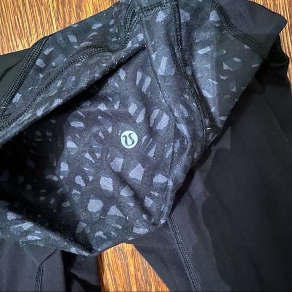 Lululemon ultra high rise leggings with design - Picture 5 of 6